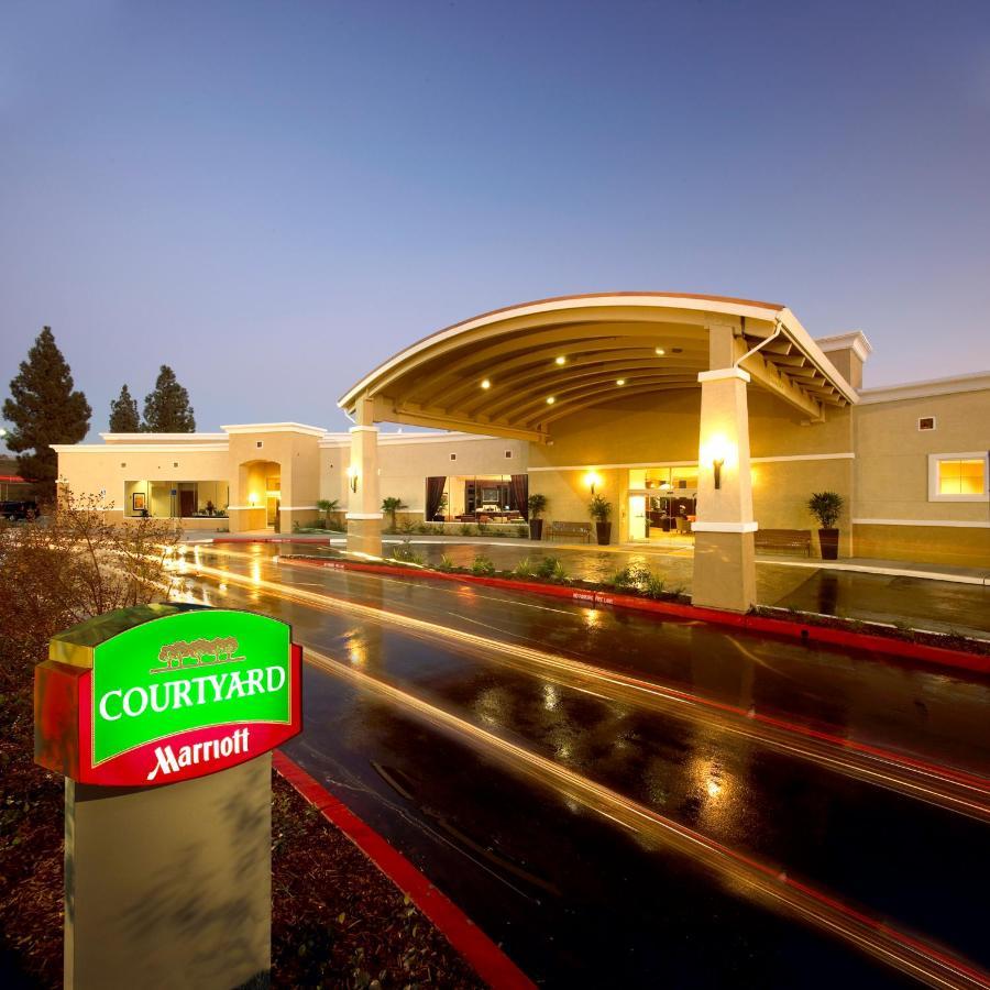 Courtyard By Marriott Sacramento Cal Expo Hotel Bagian luar foto