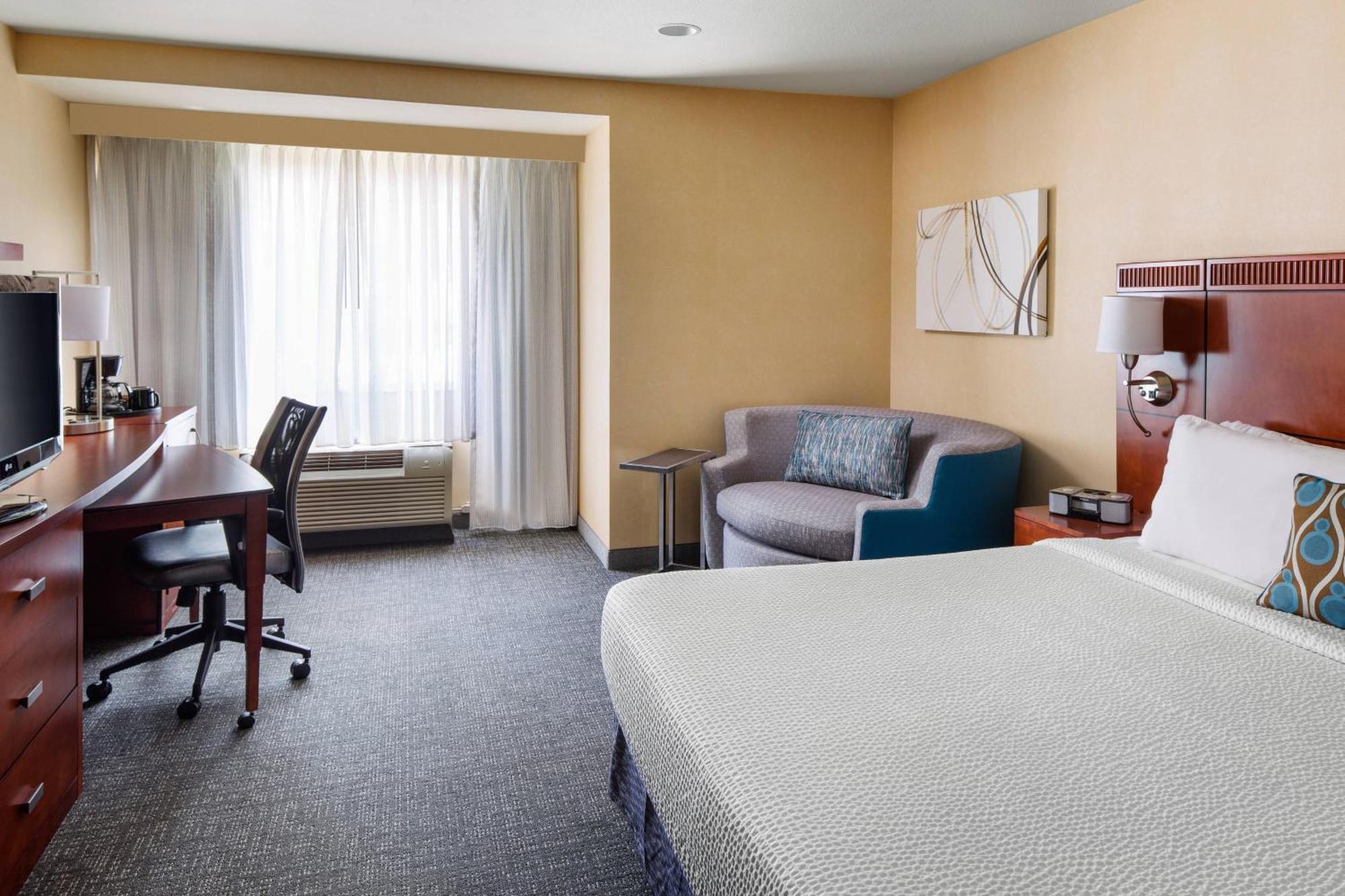 Courtyard By Marriott Sacramento Cal Expo Hotel Bagian luar foto