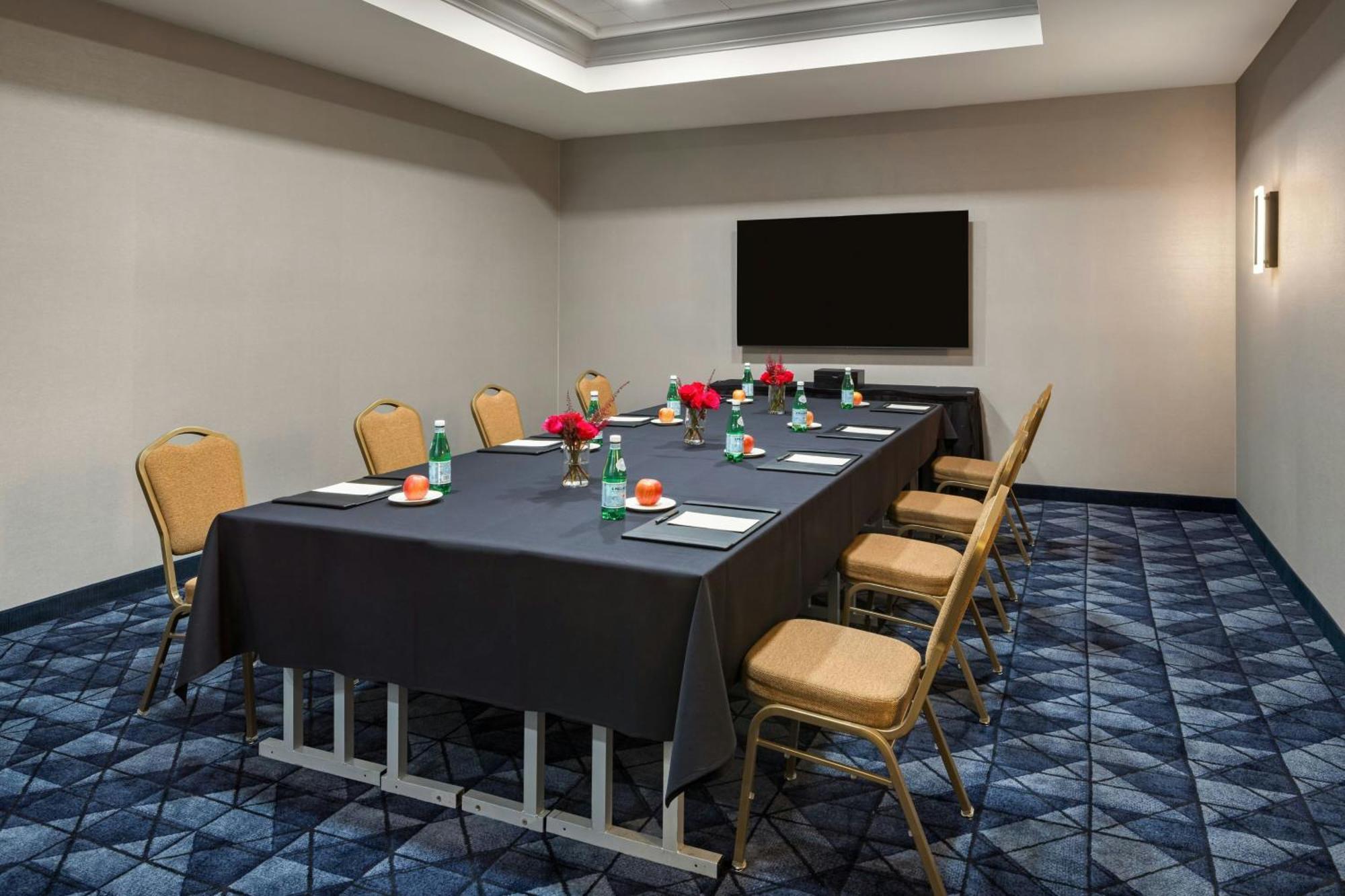 Courtyard By Marriott Sacramento Cal Expo Hotel Bagian luar foto