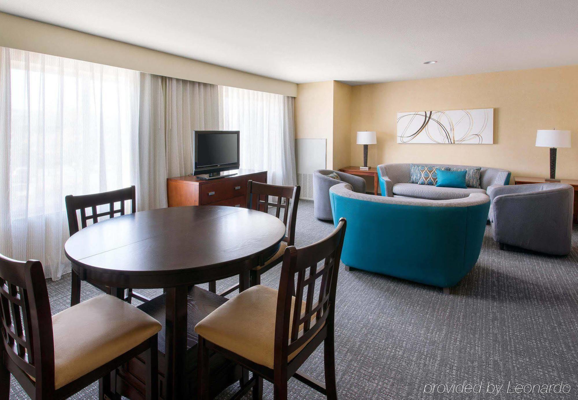 Courtyard By Marriott Sacramento Cal Expo Hotel Bagian luar foto